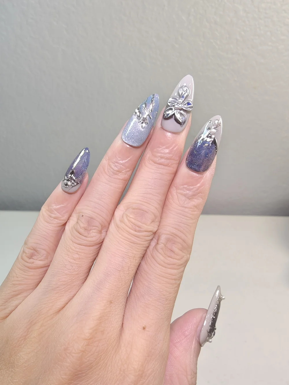 Silver and Blue Cat Eye Crystal With Floral Medium Almond Press On Nails